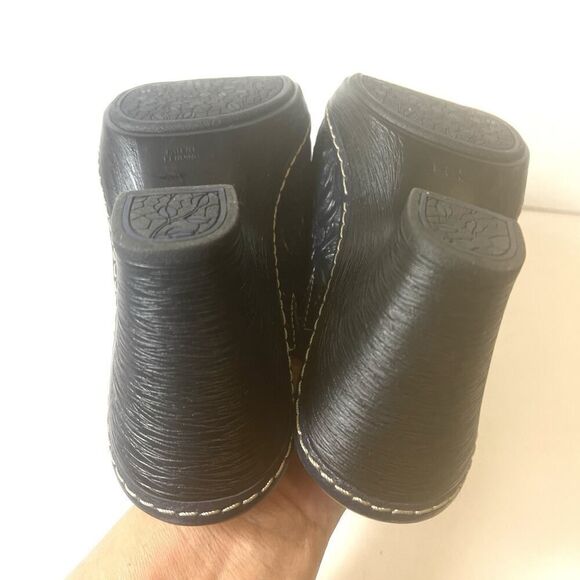 Sofft Womens 7.5 M Navy Blue Textured Floral Leather Slip On Comfort Casual Mule - Picture 8 of 11